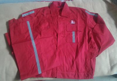 定做 全棉大紅 勞保工作服 反光服 石油工裝圖片_高清圖_細(xì)節(jié)圖-磁縣俊龍勞保服裝經(jīng)銷處